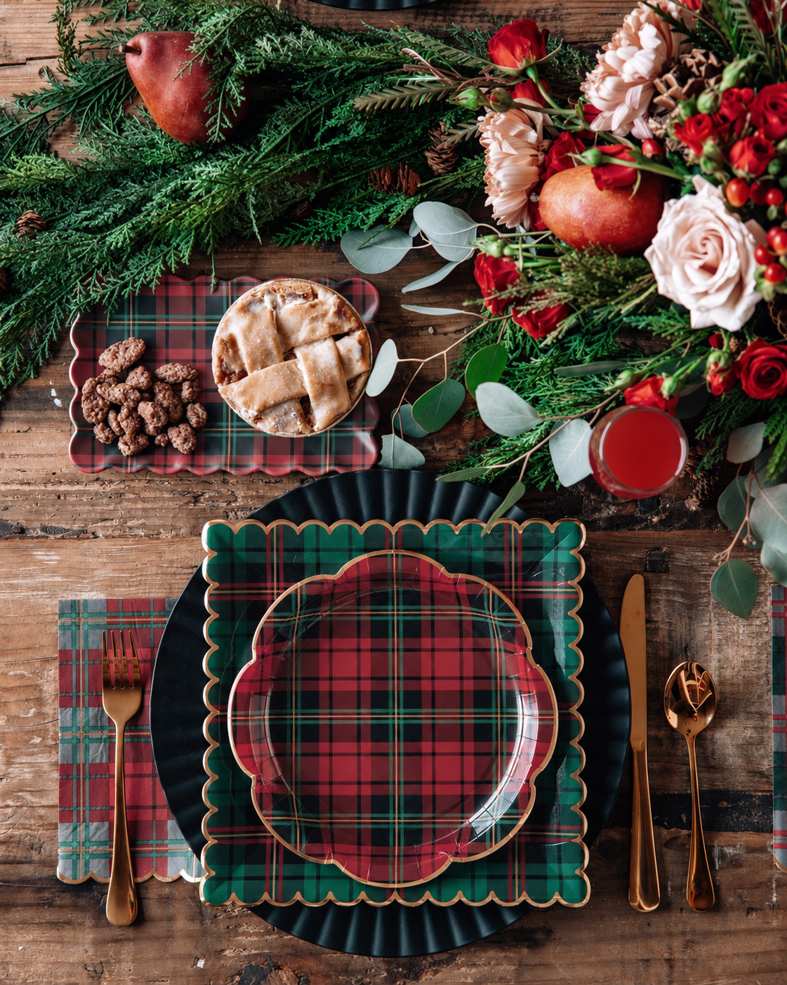 Green plaid Christmas dinner plates with festive plaid pattern, 10 inch square shape set of four
